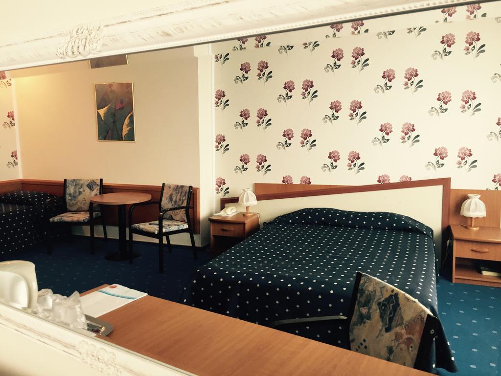 Hotel Millenium Κονστάντζα Εξωτερικό φωτογραφία