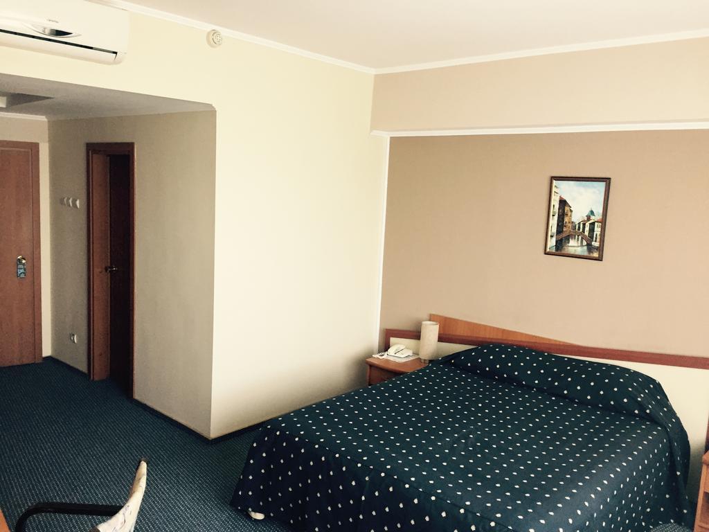 Hotel Millenium Κονστάντζα Εξωτερικό φωτογραφία